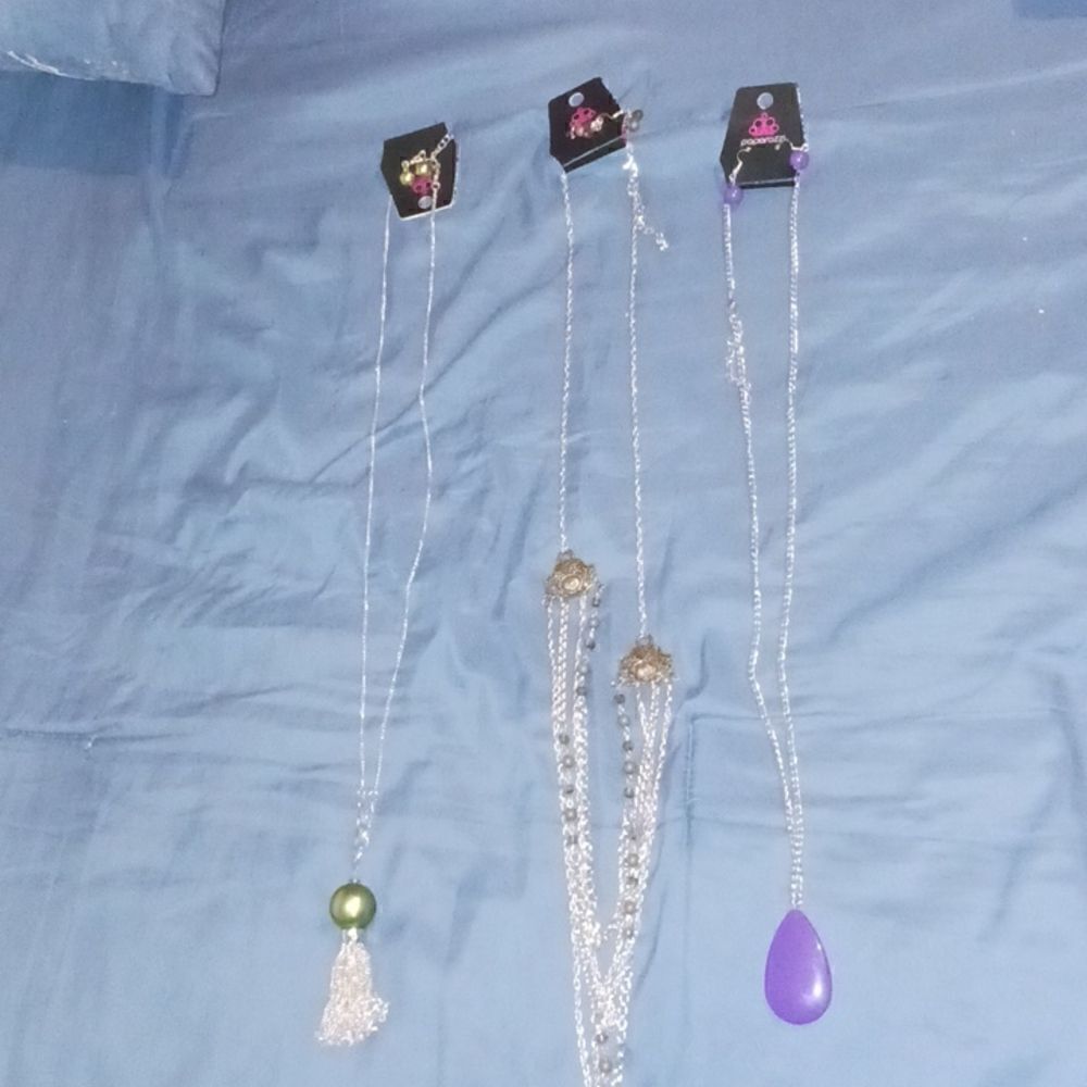 Paparazziโ3โNecklaceย Setsโw/โMatchingโEarrings